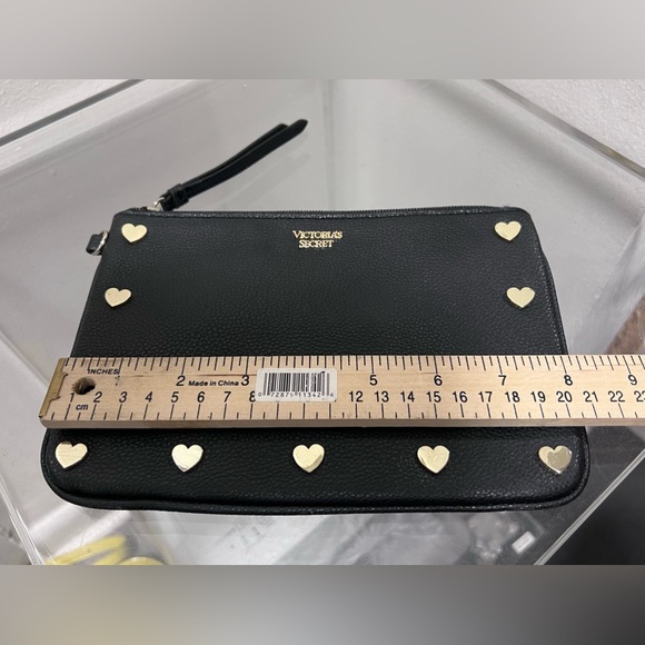 Victoria Secret Black Wristlet With
Gold Hearts - Picture 3 of 4